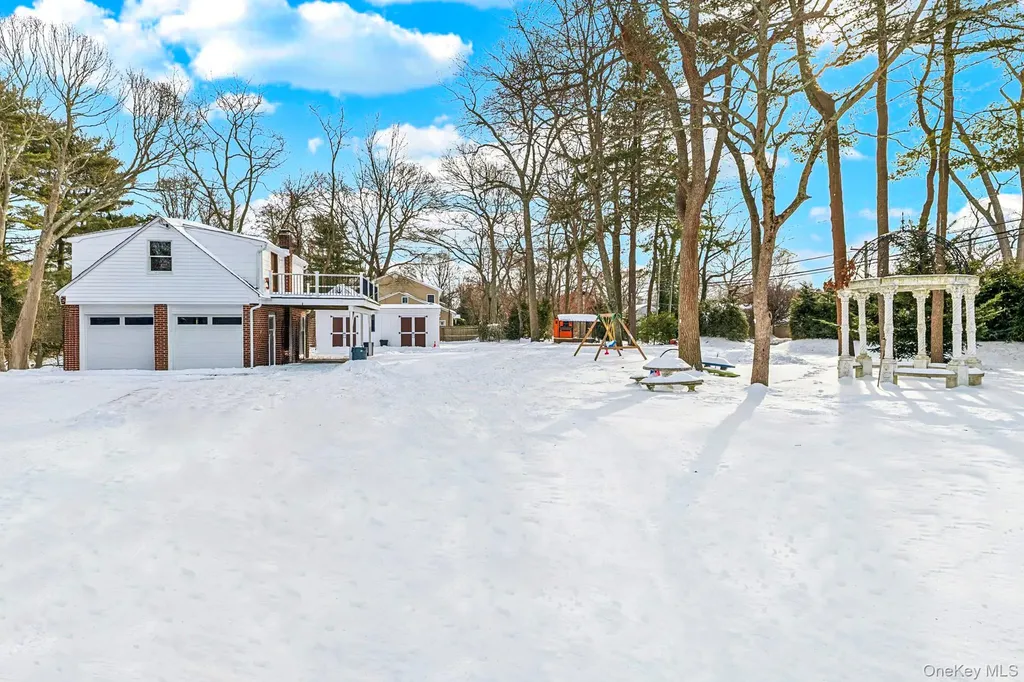2 Oak Street Smithtown NY 11787