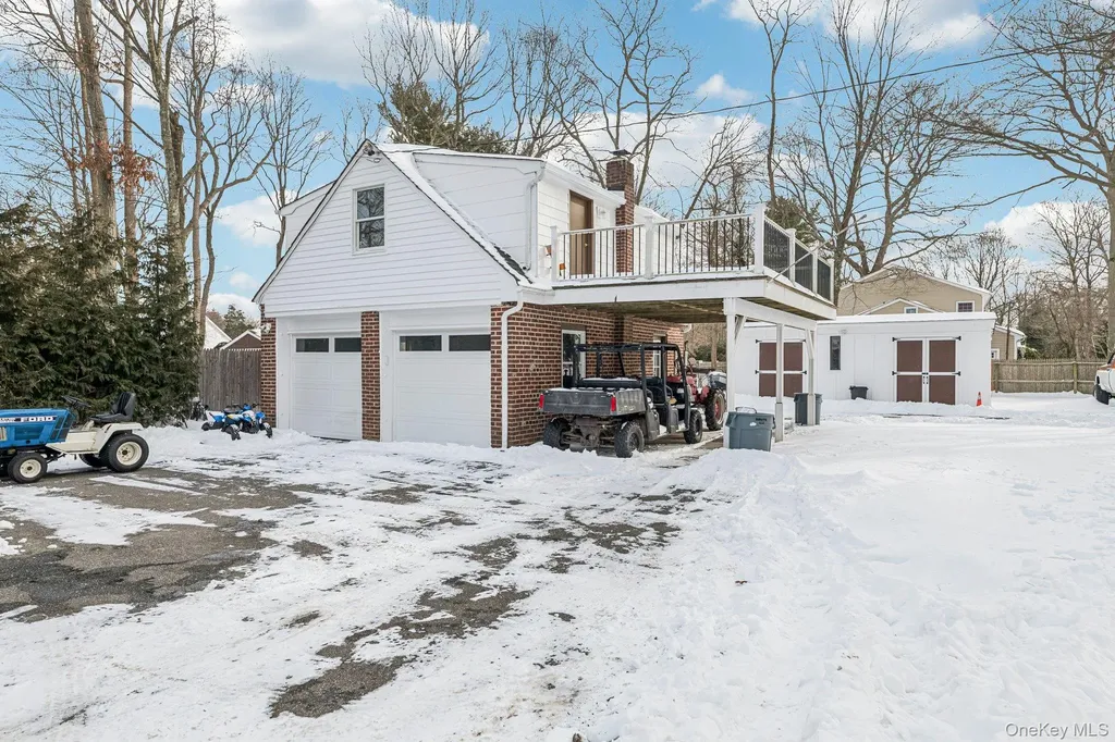 2 Oak Street Smithtown NY 11787