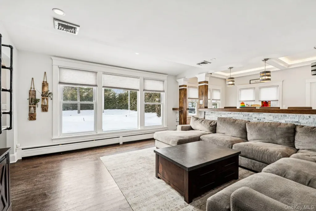2 Oak Street Smithtown NY 11787