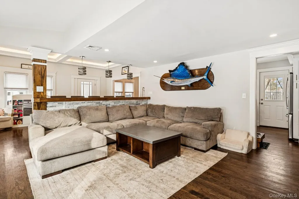 2 Oak Street Smithtown NY 11787