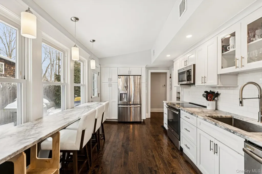 2 Oak Street Smithtown NY 11787