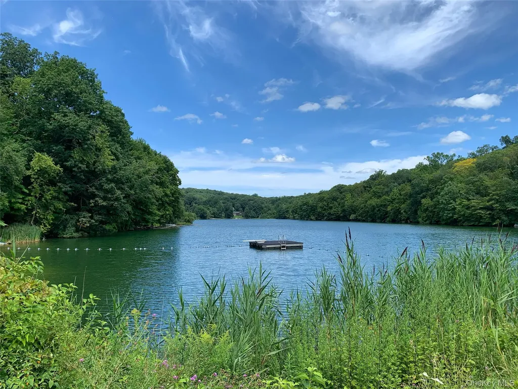 22 Hatfield Road Mahopac NY 10541