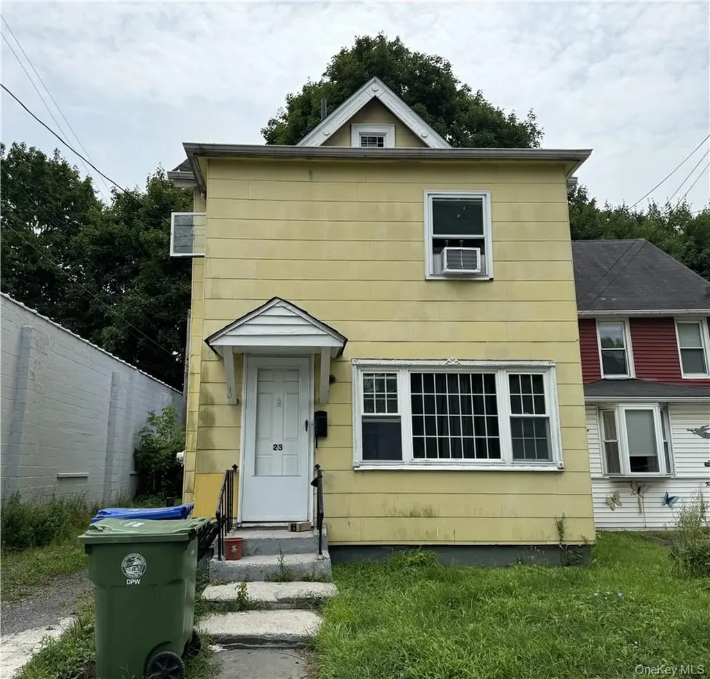 23 Wawayanda Avenue Middletown NY 10940