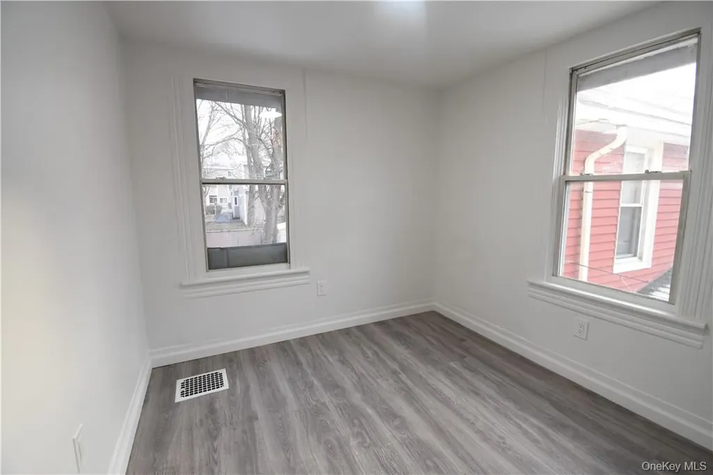 23 Wawayanda Avenue Middletown NY 10940