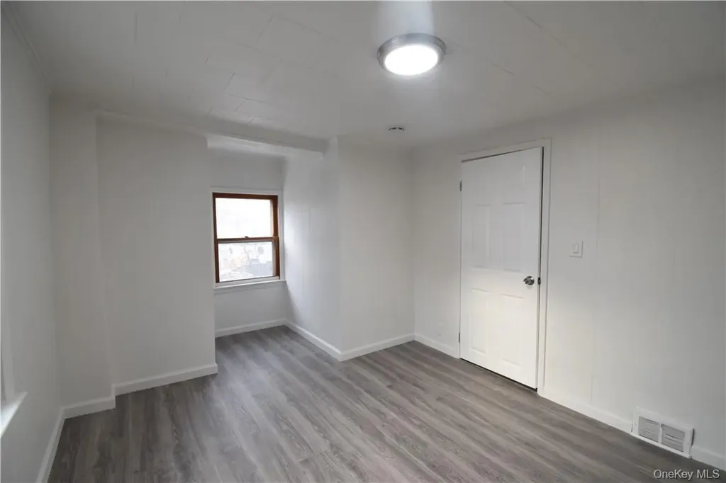 23 Wawayanda Avenue Middletown NY 10940