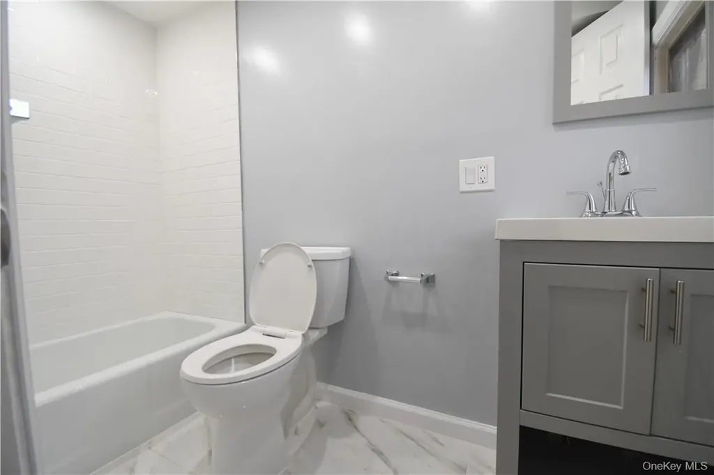 23 Wawayanda Avenue Middletown NY 10940
