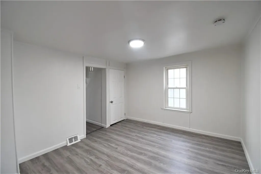 23 Wawayanda Avenue Middletown NY 10940