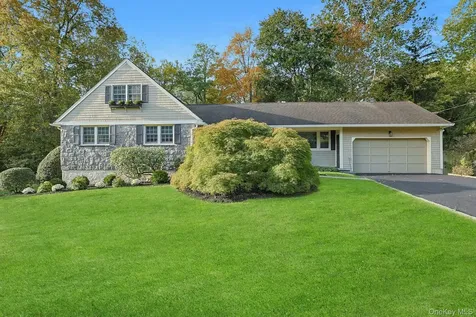 97 Winding Brook Road New Rochelle NY 10804