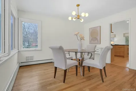 97 Winding Brook Road New Rochelle NY 10804
