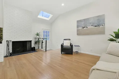 97 Winding Brook Road New Rochelle NY 10804