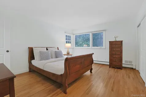97 Winding Brook Road New Rochelle NY 10804