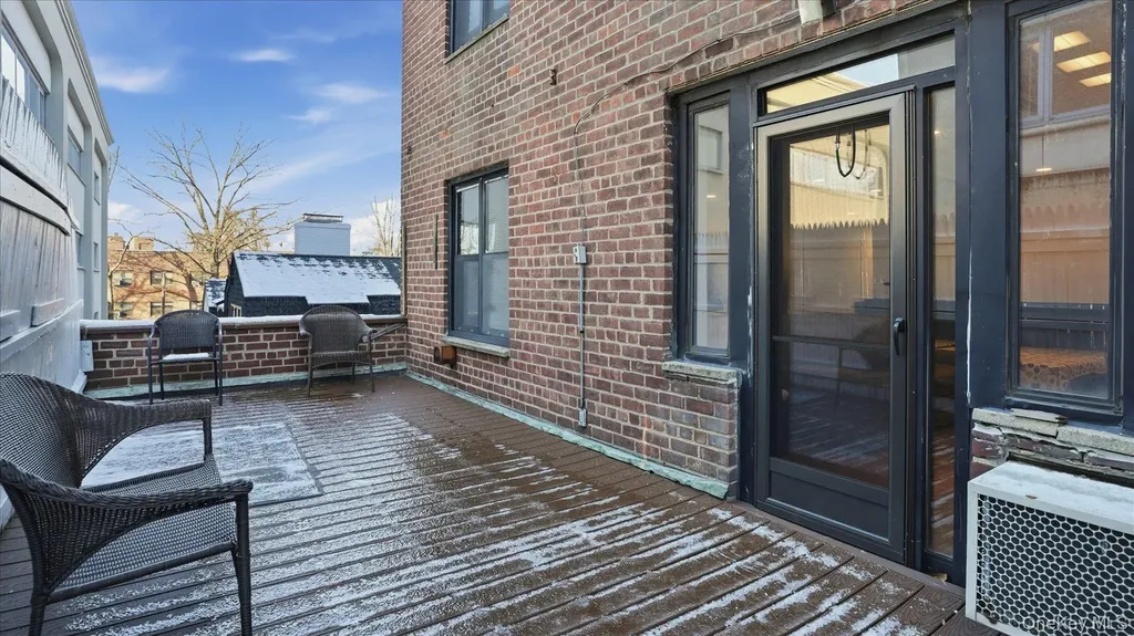 46 Grace Avenue Great Neck NY 11021