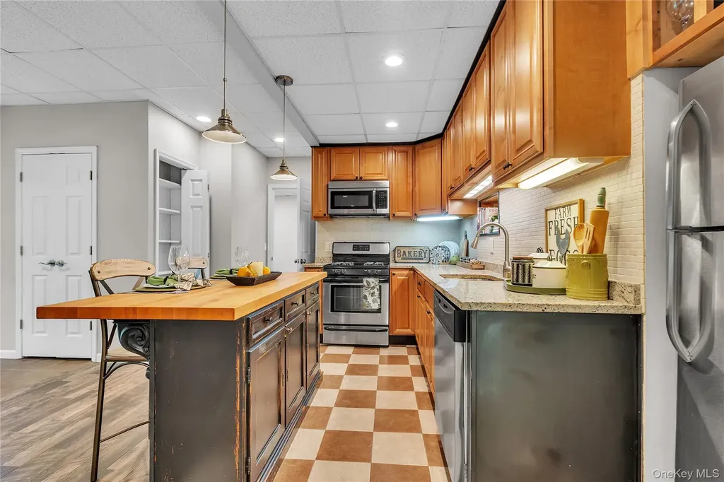 22 Lauro Ridge Court Mahopac NY 10541