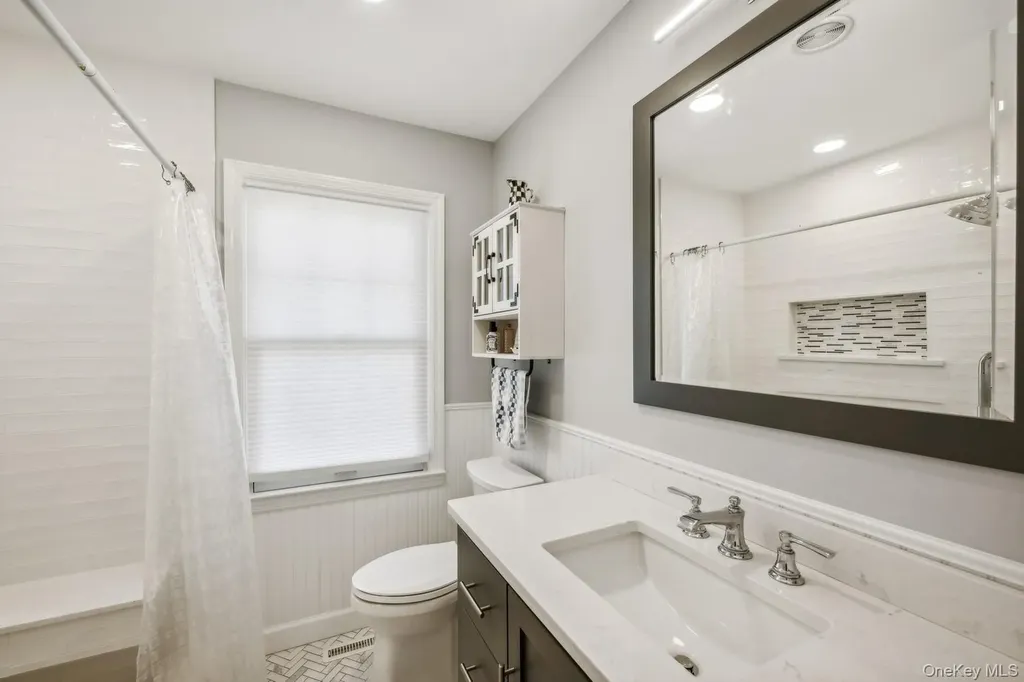 7 Linda Lane Hampton Bays NY 11946