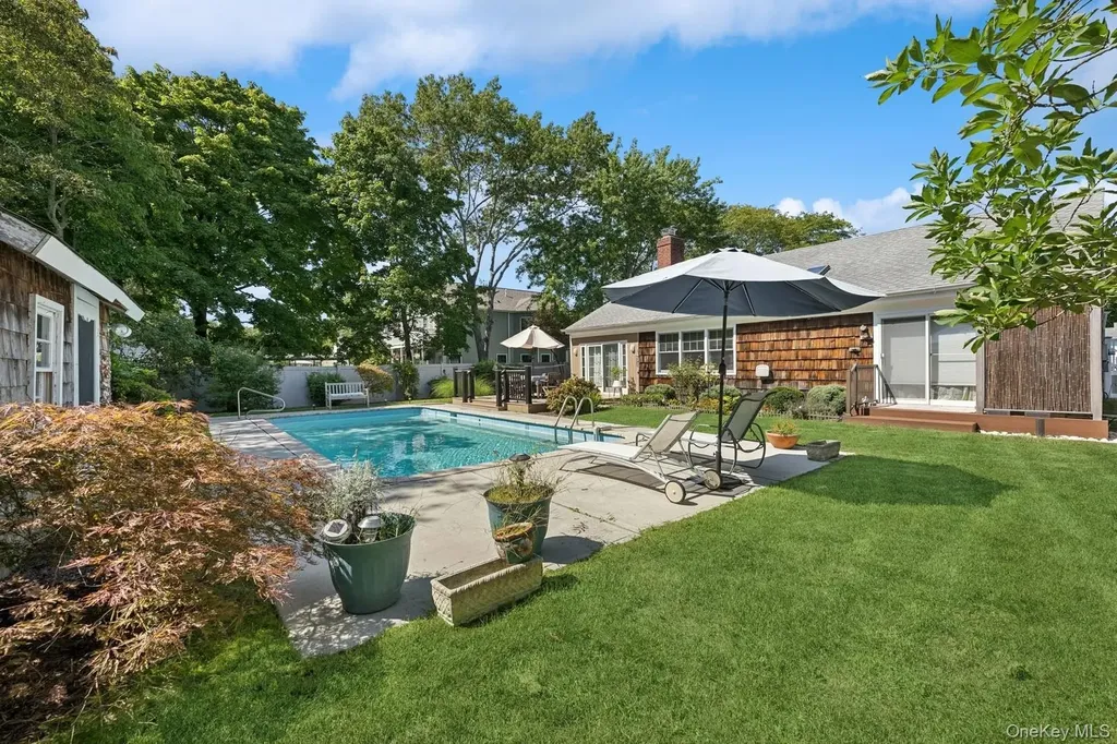 7 Linda Lane Hampton Bays NY 11946