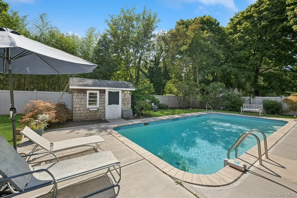 7 Linda Lane Hampton Bays NY 11946