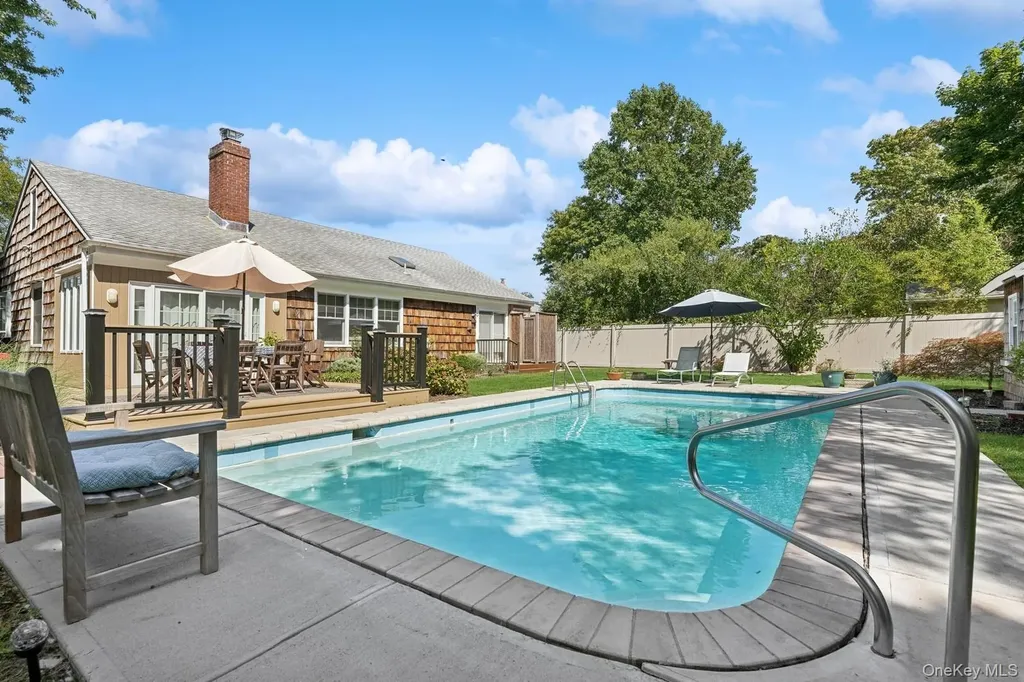 7 Linda Lane Hampton Bays NY 11946