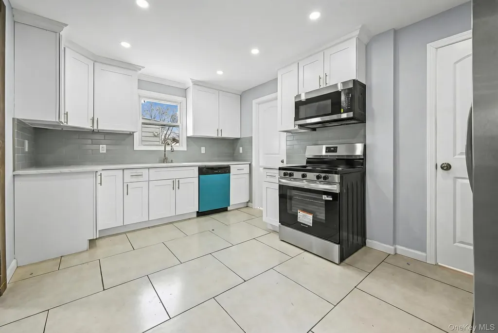 6 Pershing Avenue Valley Stream NY 11581