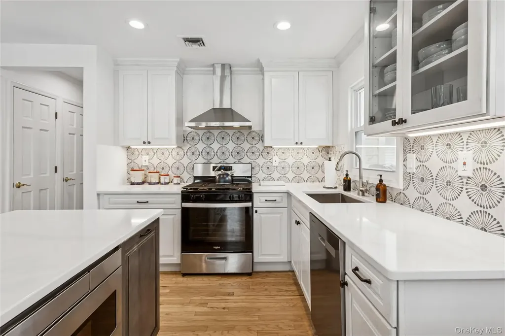 246 W Bay Drive Long Beach NY 11561