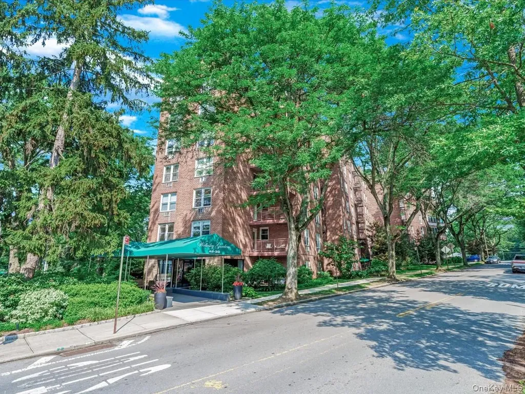 42-30 Douglaston Parkway Douglaston NY 11363