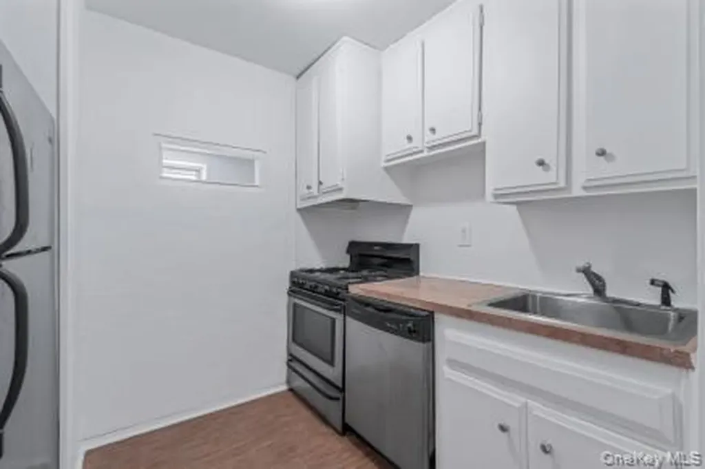 42-30 Douglaston Parkway Douglaston NY 11363