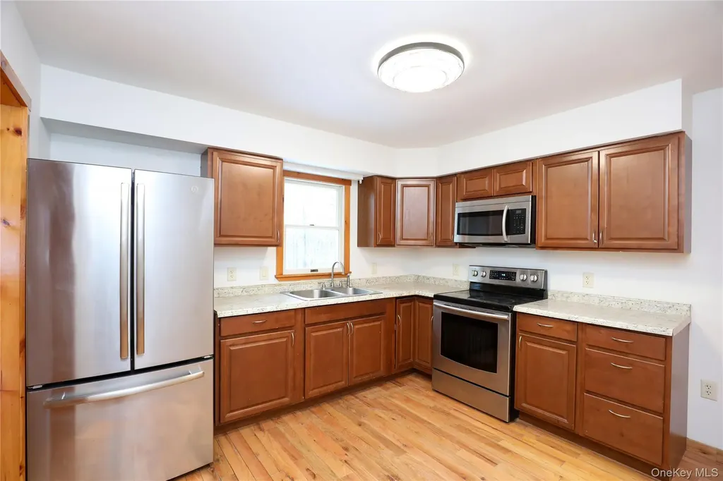 38 Roxanne Boulevard Lloyd NY 12528