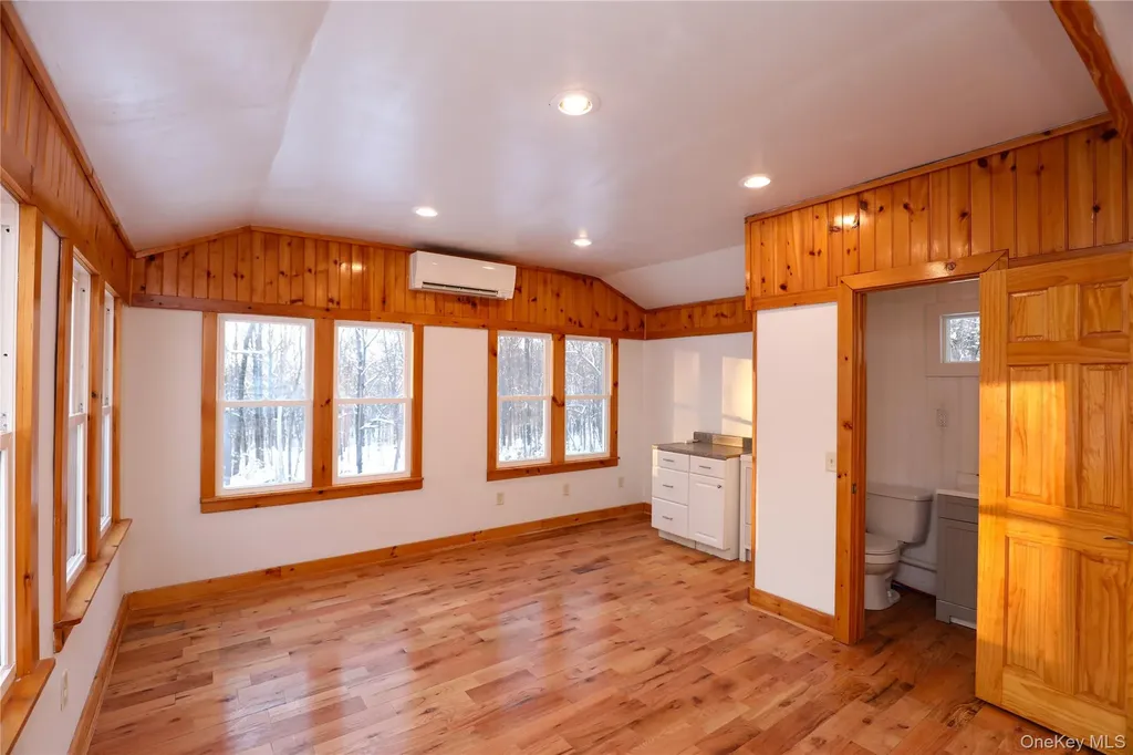 38 Roxanne Boulevard Lloyd NY 12528