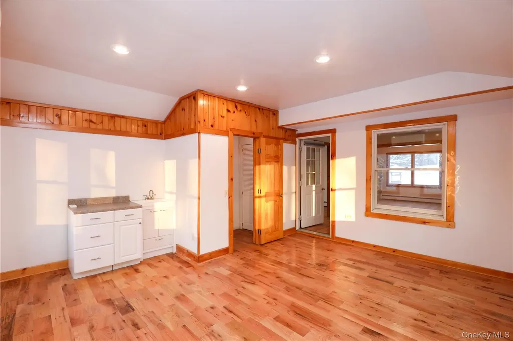 38 Roxanne Boulevard Lloyd NY 12528