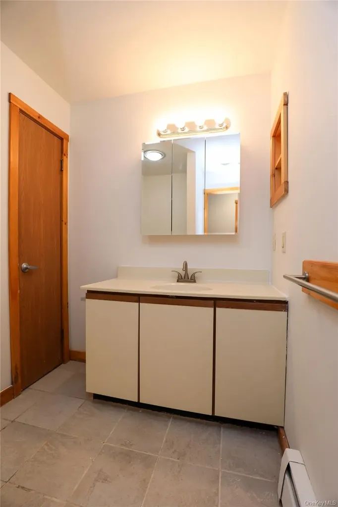38 Roxanne Boulevard Lloyd NY 12528