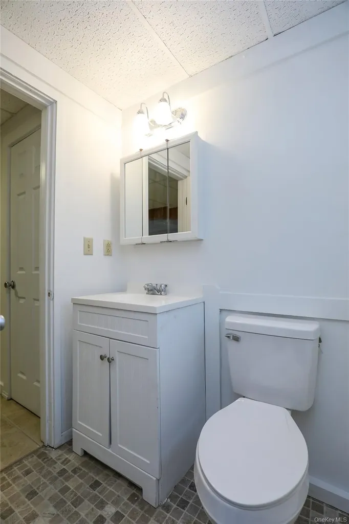 38 Roxanne Boulevard Lloyd NY 12528