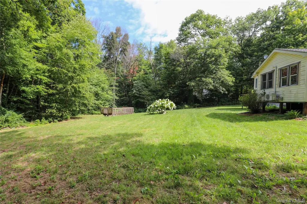38 Roxanne Boulevard Lloyd NY 12528