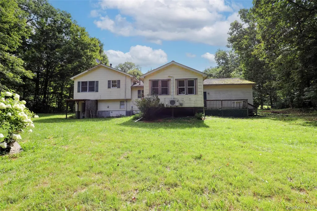 38 Roxanne Boulevard Lloyd NY 12528