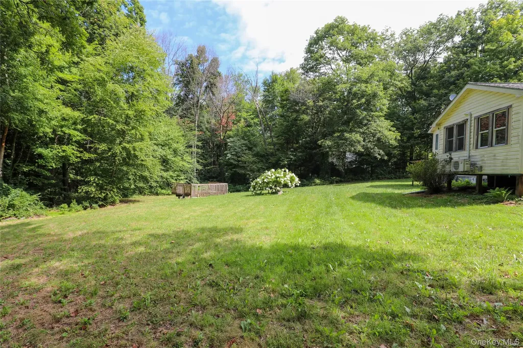 38 Roxanne Boulevard Lloyd NY 12528