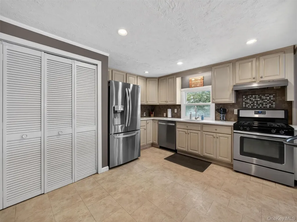 7 Staubitz Avenue Pearl River NY 10965