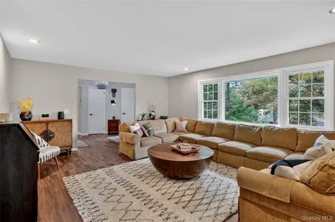 14 Caterson Terrace Hartsdale NY 10530