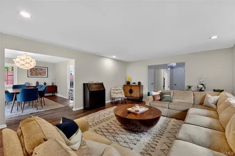 14 Caterson Terrace Hartsdale NY 10530