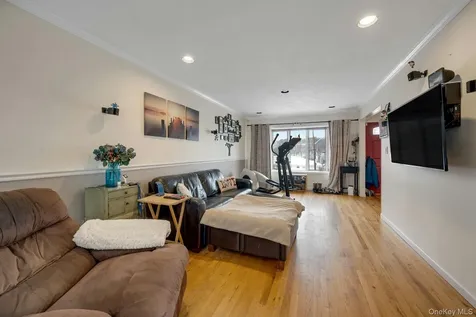 59 Valerie Drive Yonkers NY 10703