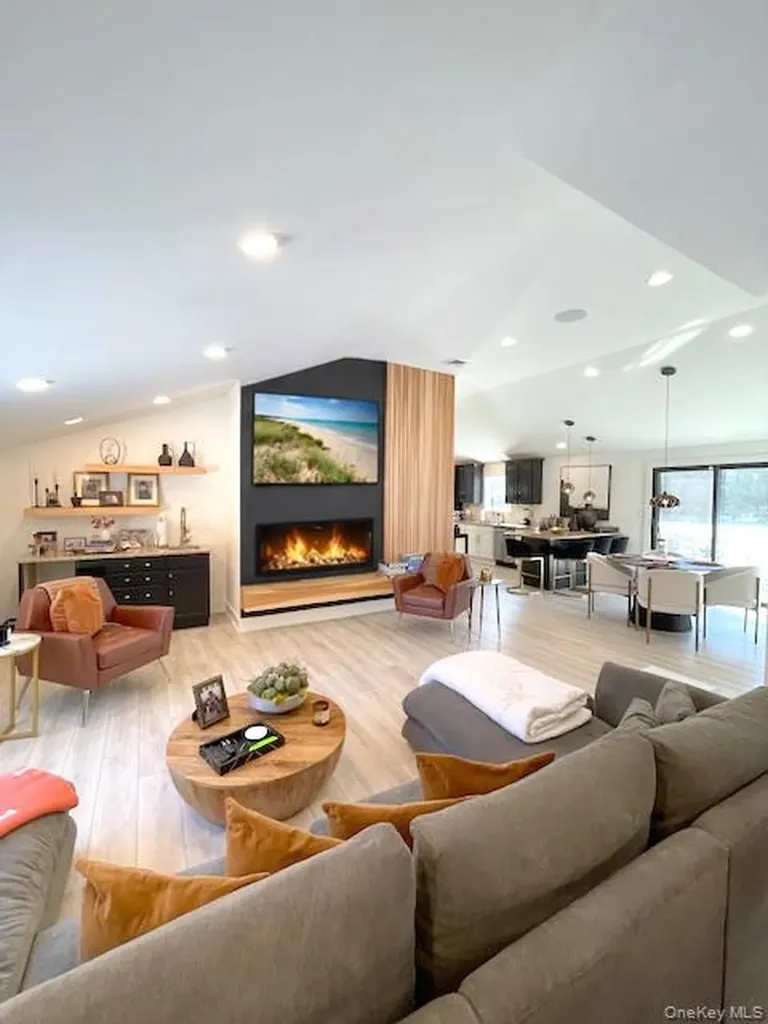 79 Jagger Lane Westhampton NY 11977