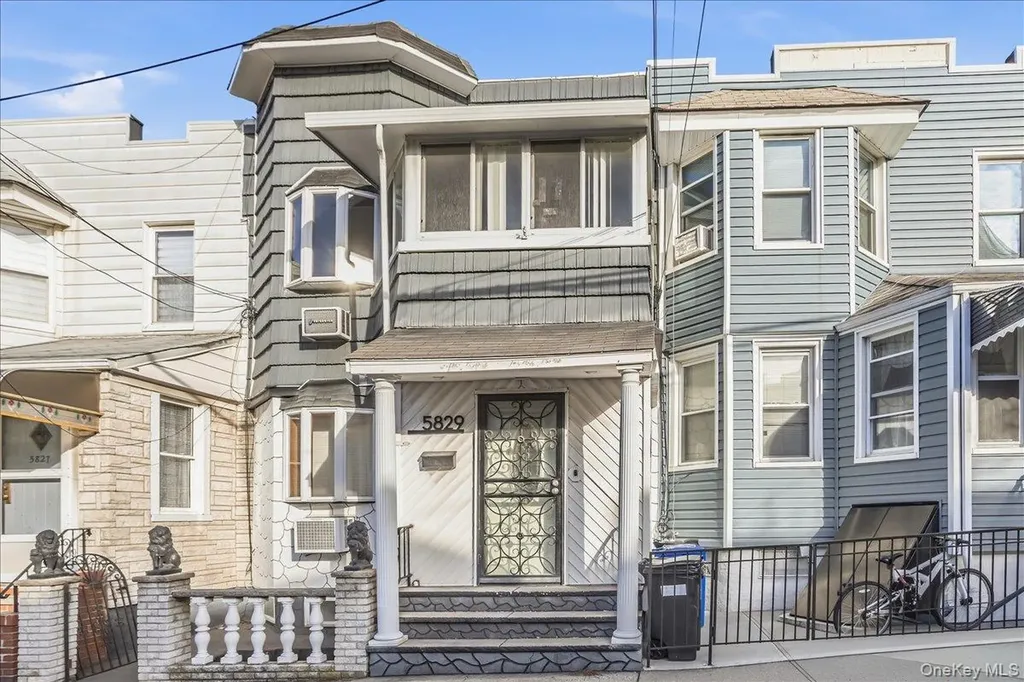 58-29 60th Lane Maspeth NY 11378
