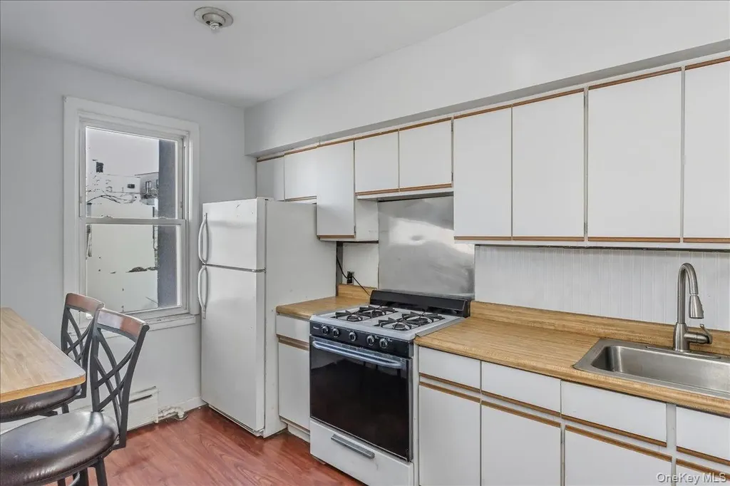 58-29 60th Lane Maspeth NY 11378