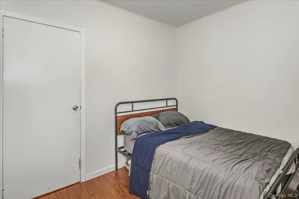 58-29 60th Lane Maspeth NY 11378