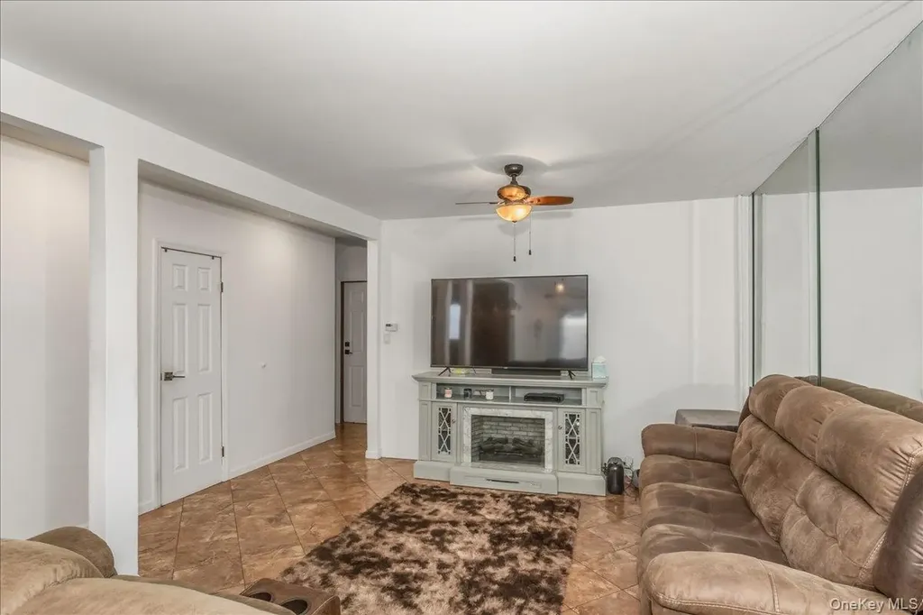 58-29 60th Lane Maspeth NY 11378