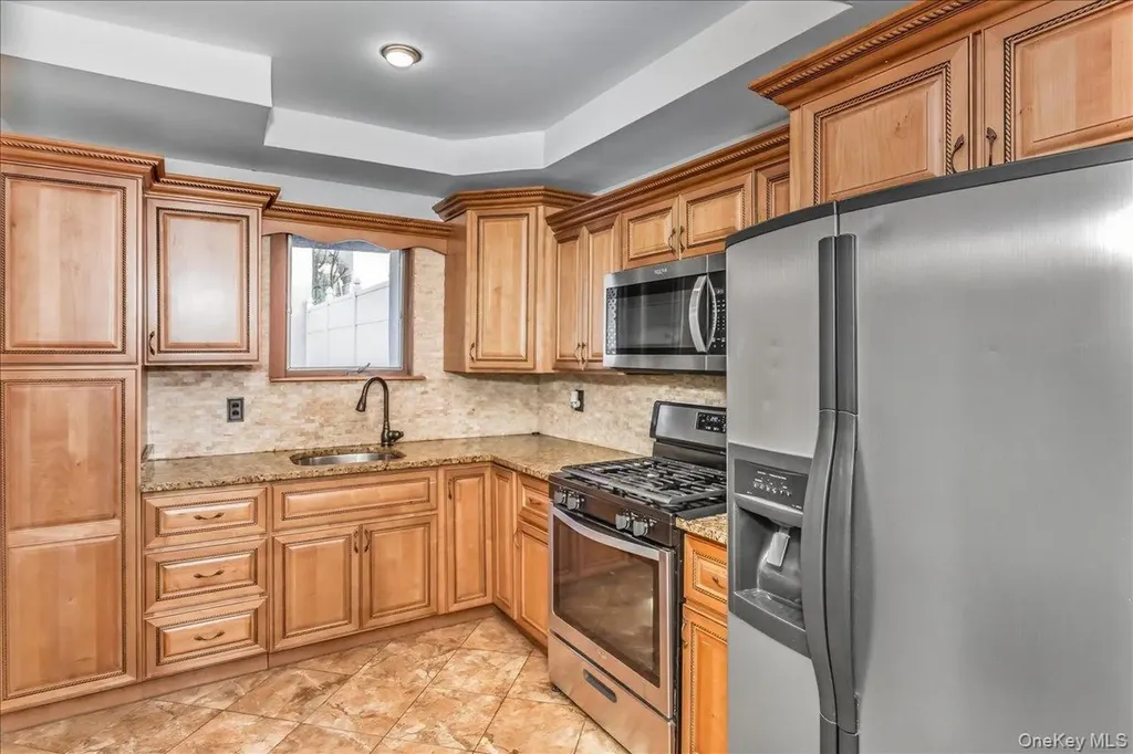 58-29 60th Lane Maspeth NY 11378
