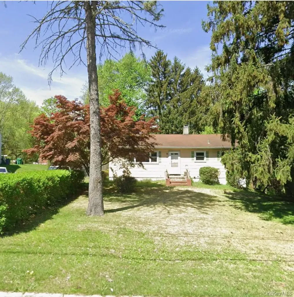 28 Duelk Avenue Monroe NY 10950