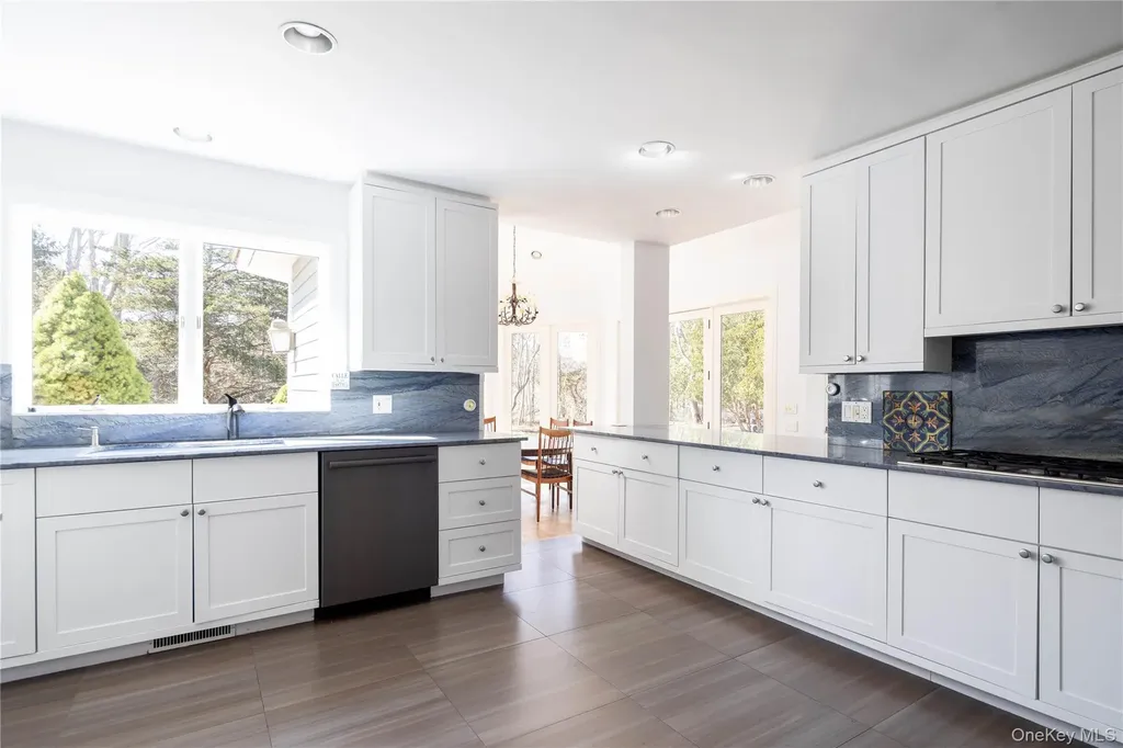 3 Plume Grass Way Westhampton NY 11977