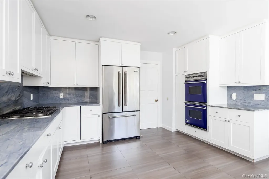 3 Plume Grass Way Westhampton NY 11977