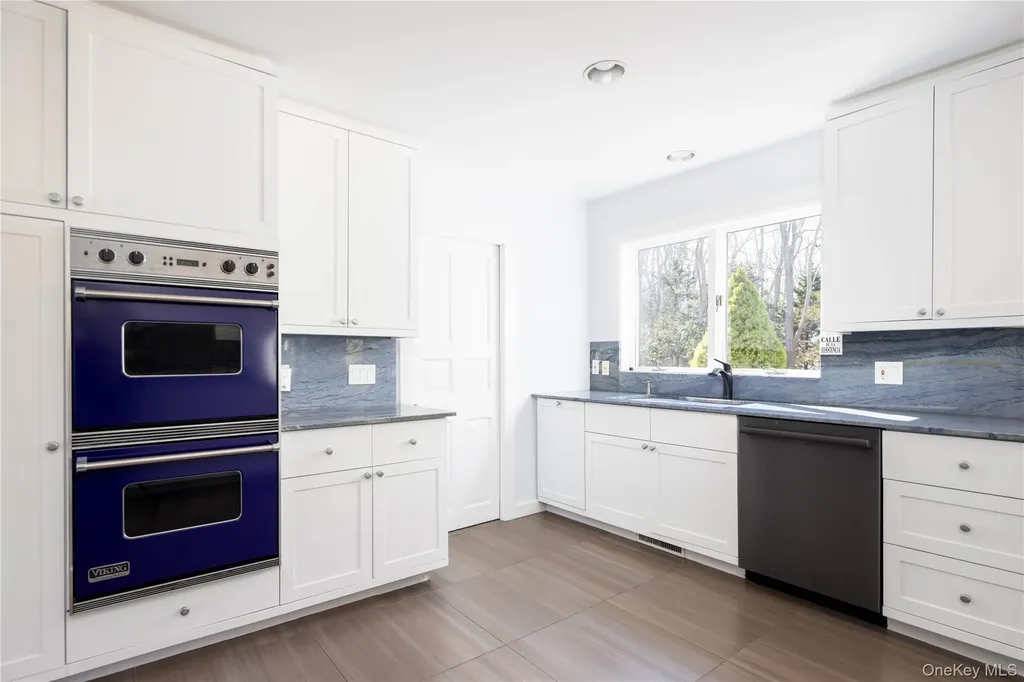 3 Plume Grass Way Westhampton NY 11977