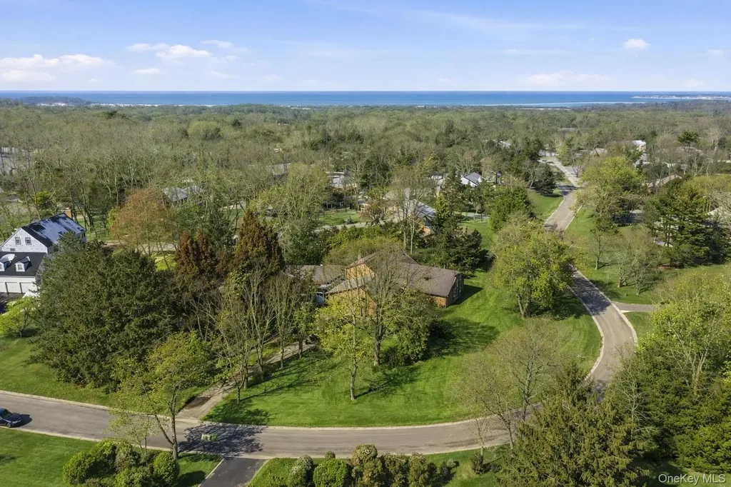 6 Cedarfield Terrace Saint James NY 11780