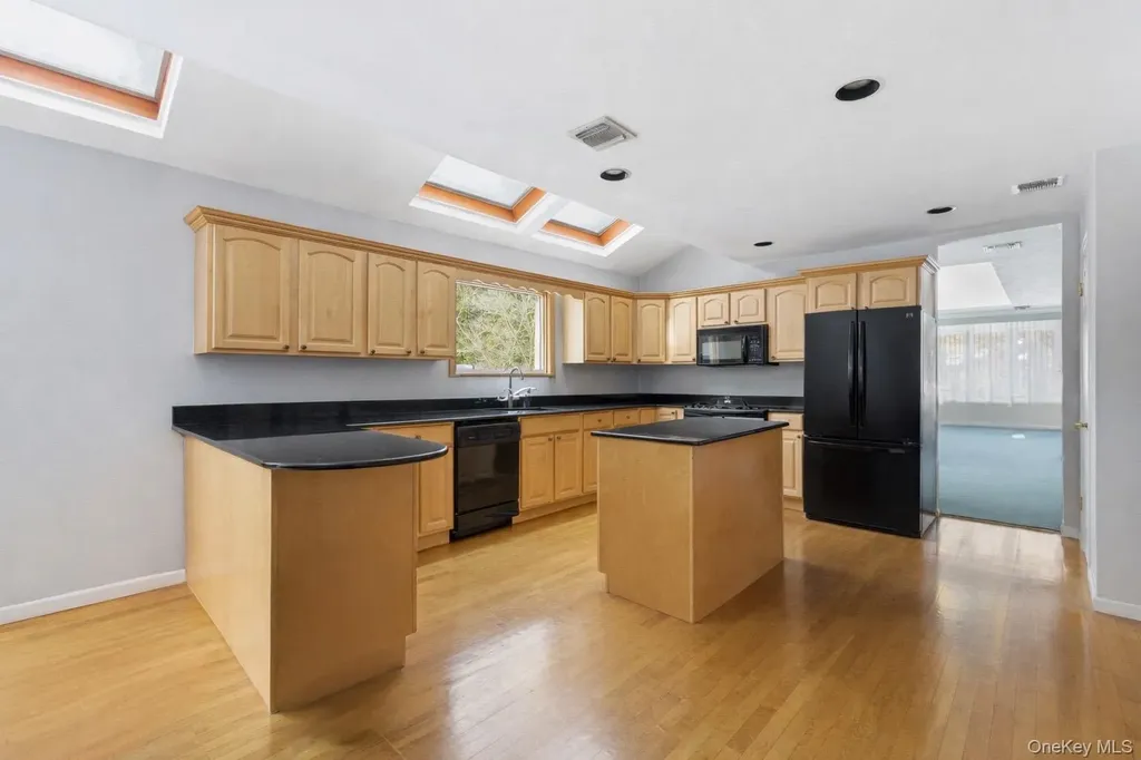 6 Cedarfield Terrace Saint James NY 11780