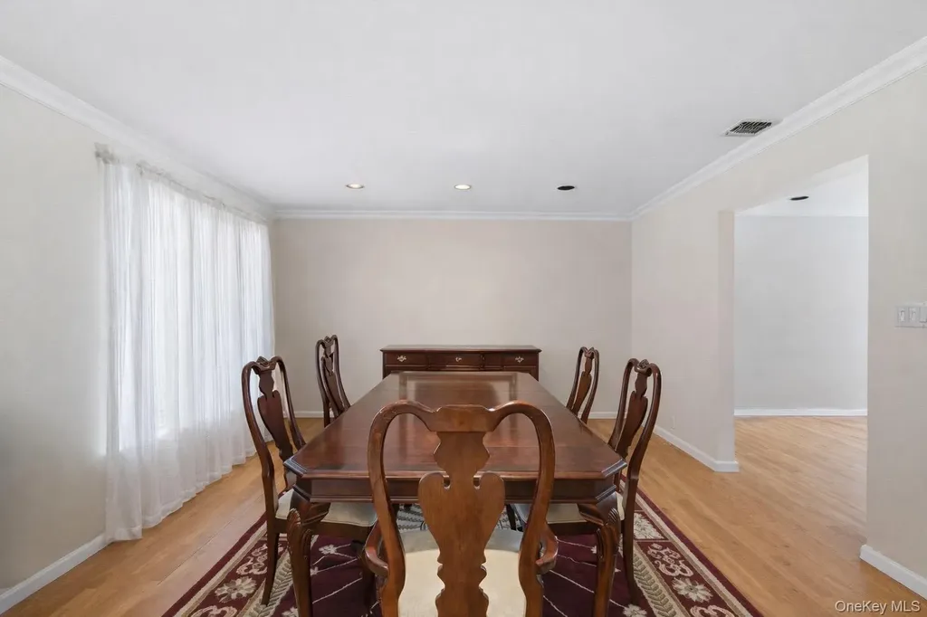 6 Cedarfield Terrace Saint James NY 11780